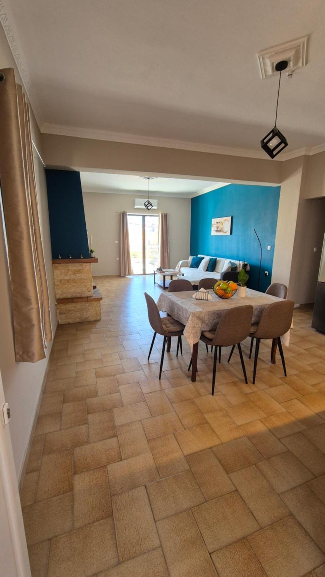 Modern αpt 500m From The Beach. Apartment Chania (Crete)