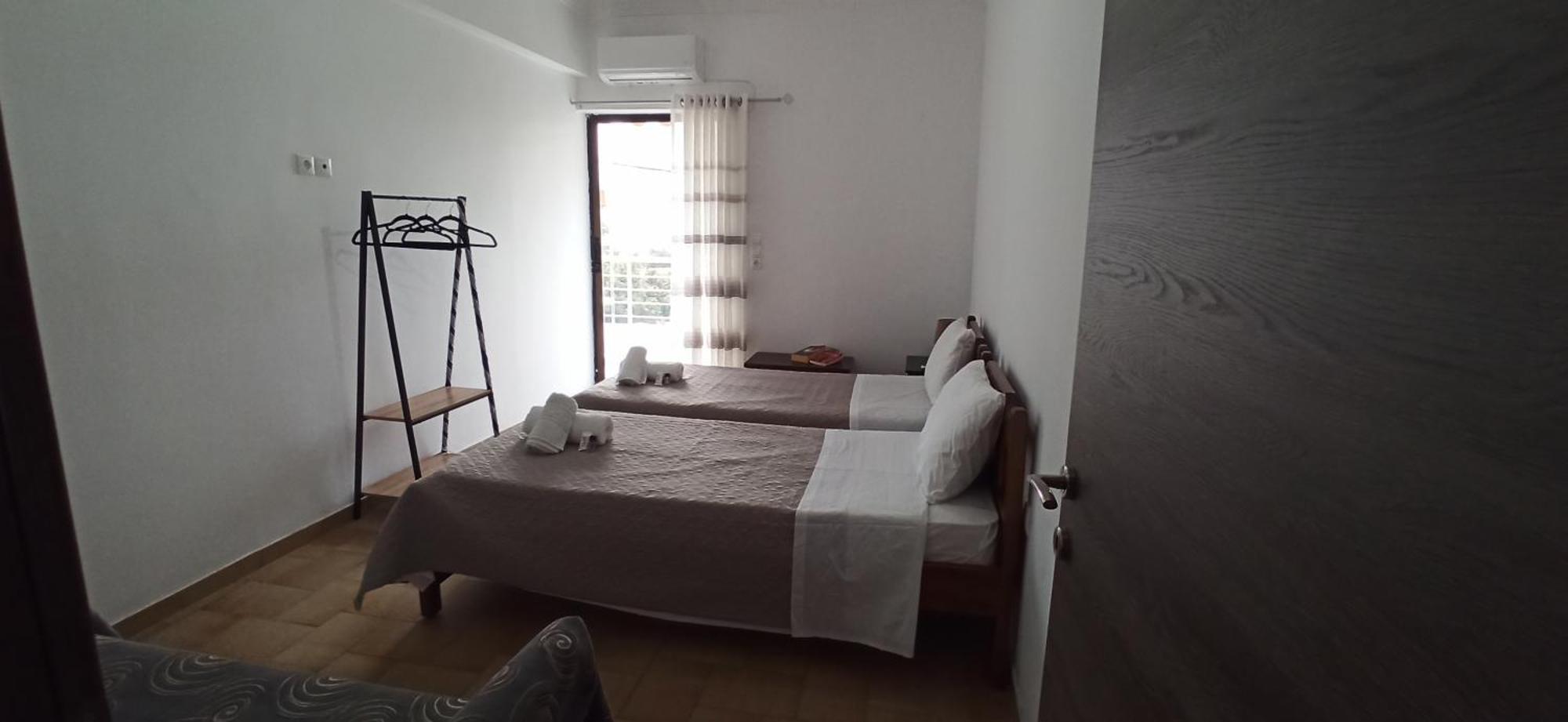 Modern αpt 500m From The Beach. Apartment Chania (Crete)