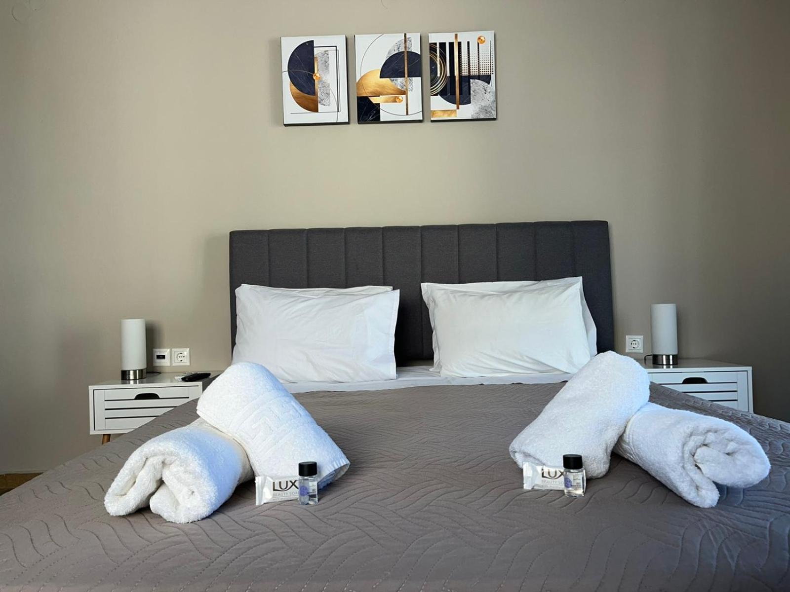 Modern αpt 500m From The Beach. Apartment Chania (Crete)