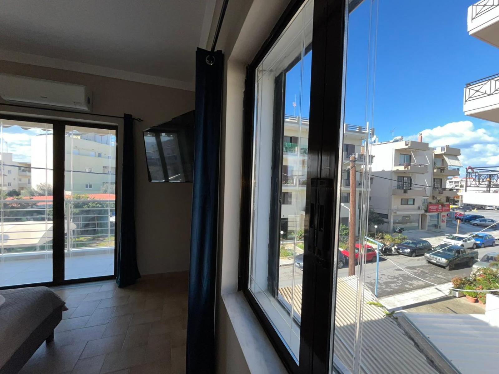 Modern αpt 500m From The Beach. Apartment